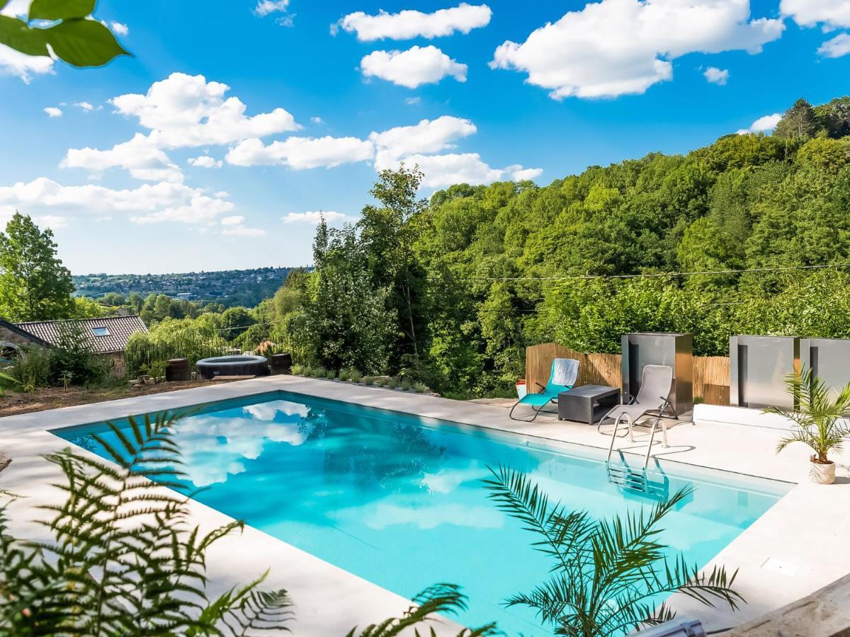 In Nature With Sauna, Hot Tub En Swimming Pool Holiday home *